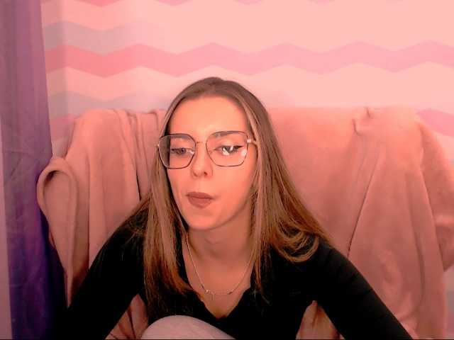 AliceLovelly live cam on BongaCams
