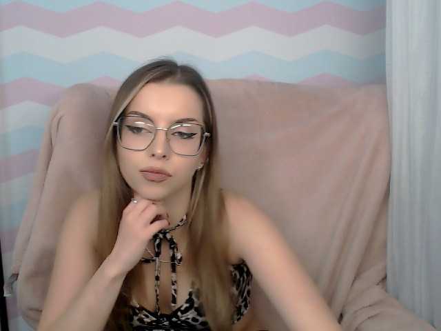 AliceLovelly live cam on BongaCams