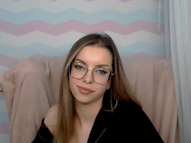 AliceLovelly live cam on BongaCams