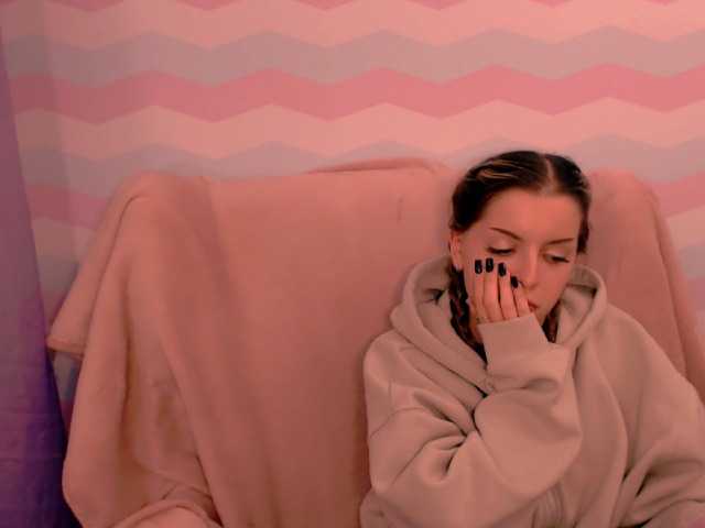 AliceLovelly live cam on BongaCams