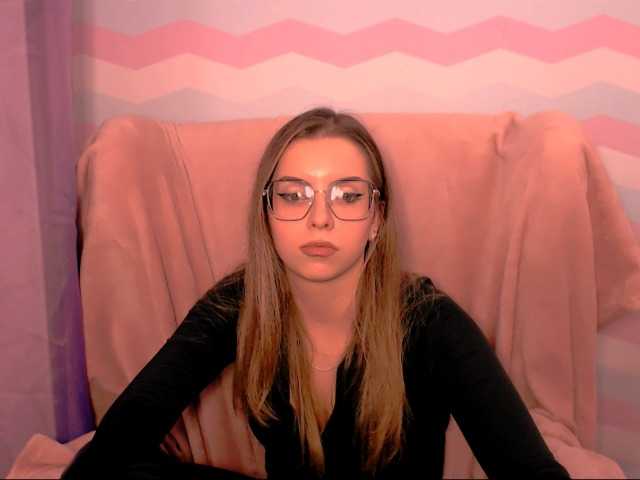 AliceLovelly live cam on BongaCams
