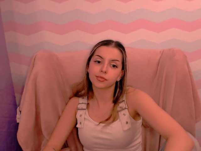 AliceLovelly live cam on BongaCams