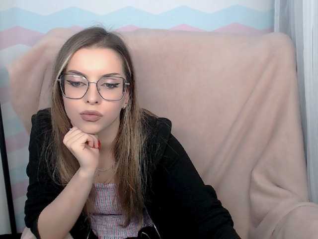 AliceLovelly live cam on BongaCams