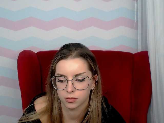 AliceLovelly live cam on BongaCams
