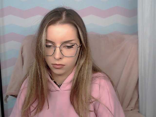 AliceLovelly live cam on BongaCams