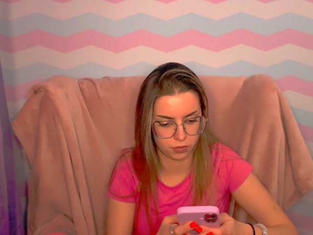 AliceLovelly live cam on BongaCams