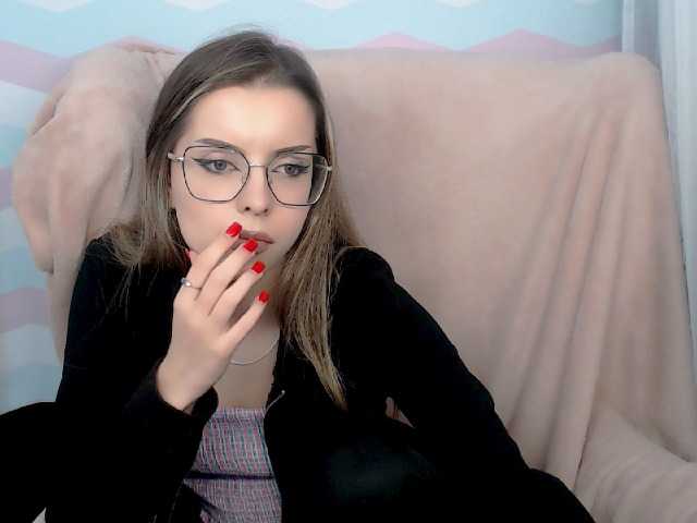 AliceLovelly live cam on BongaCams