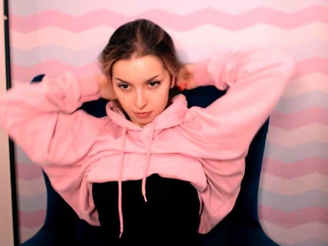 AliceLovelly live cam on BongaCams