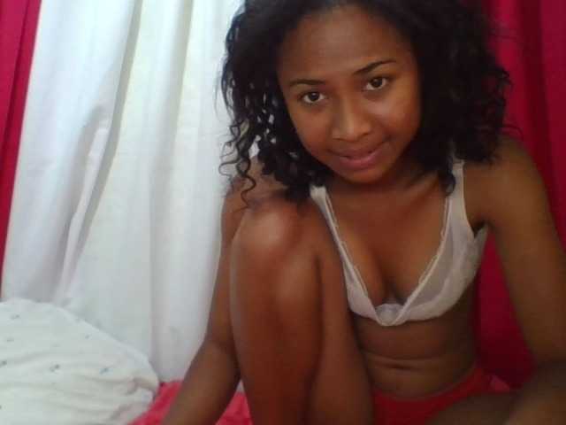 ERICAHJS live cam preview
