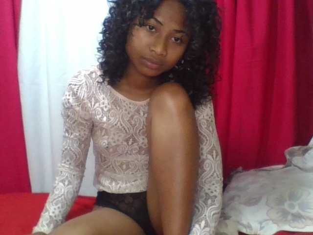 ERICAHJS live cam preview