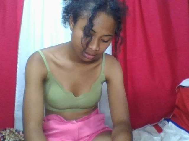 ERICAHJS live cam preview