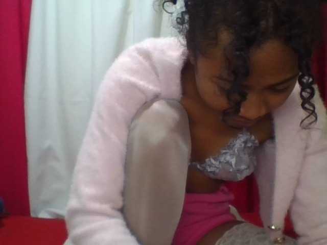 ERICAHJS live cam preview