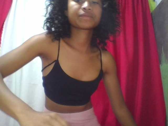 ERICAHJS live cam preview