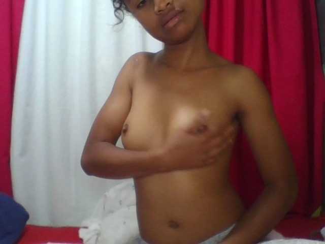 ERICAHJS live cam preview