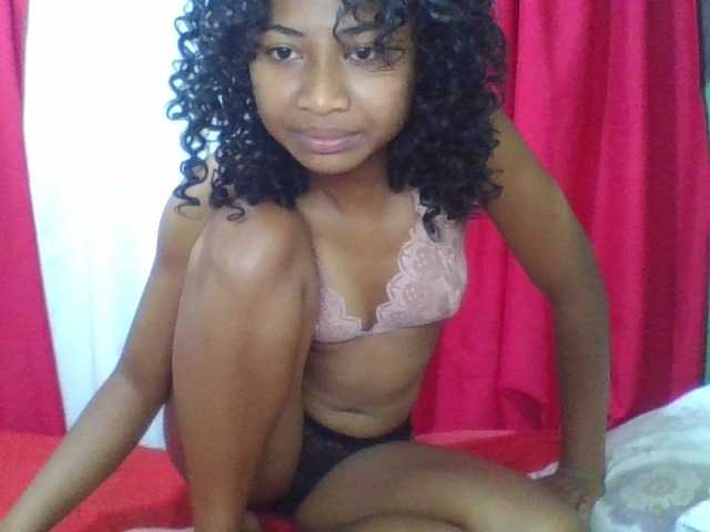 ERICAHJS live cam preview