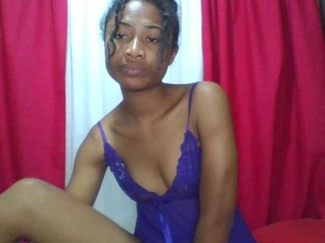 ERICAHJS live cam preview