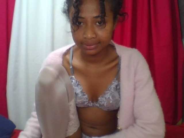 ERICAHJS live cam preview