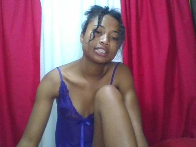 ERICAHJS live cam preview