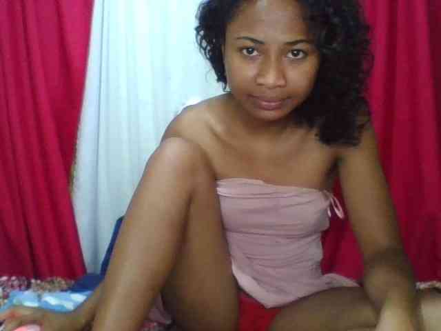 ERICAHJS Live Webcam on BongaCams