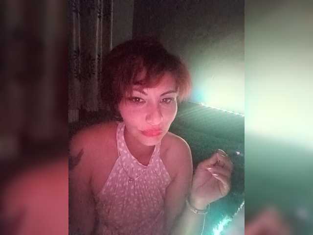 Julya4 live cam on BongaCams