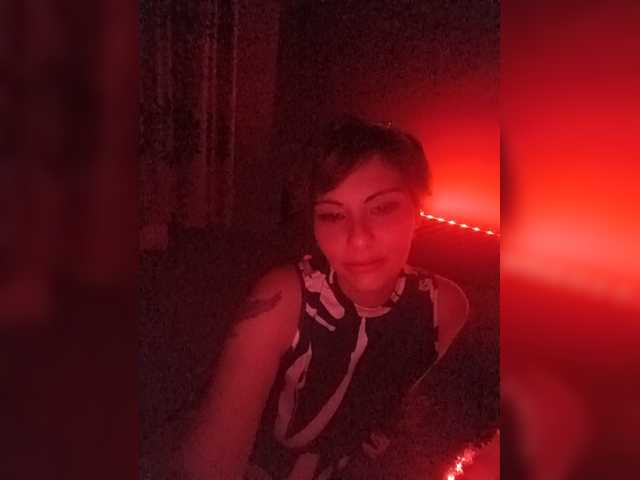 Julya4 live cam on BongaCams