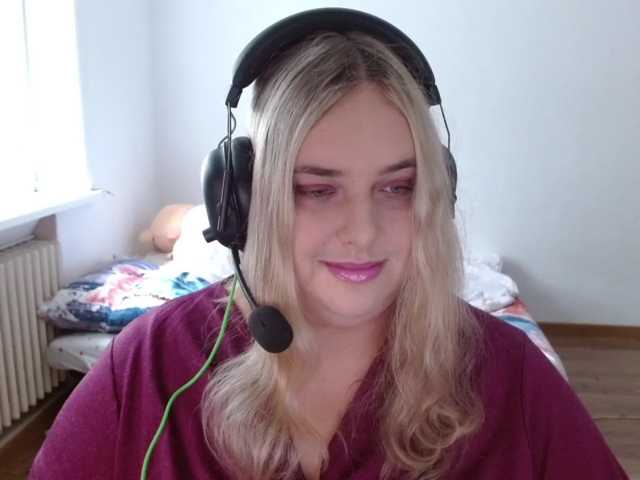 KitsuneAiko live cam preview