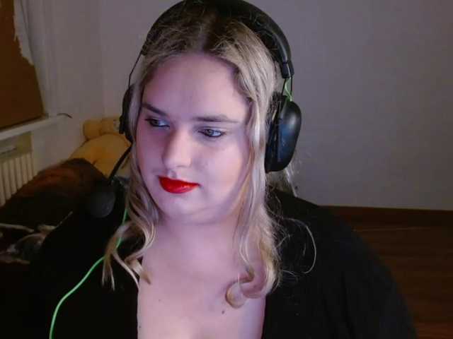 KitsuneAiko live cam on BongaCams