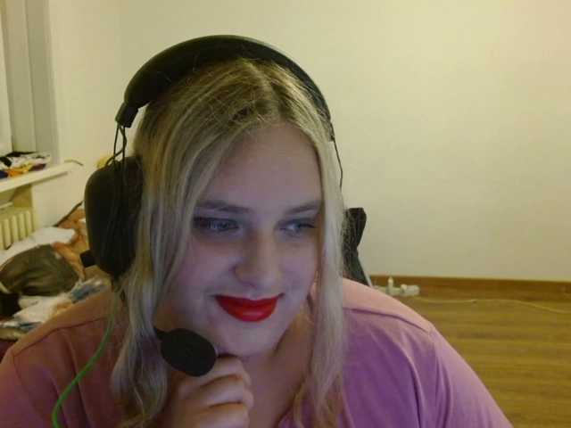 KitsuneAiko live cam on BongaCams