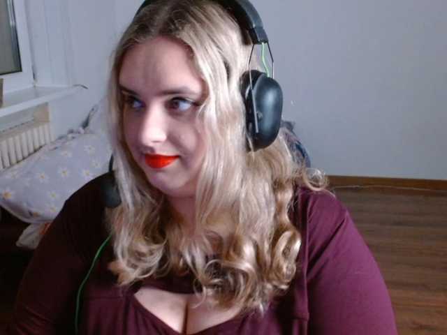 KitsuneAiko, en directo ahora en BongaCams