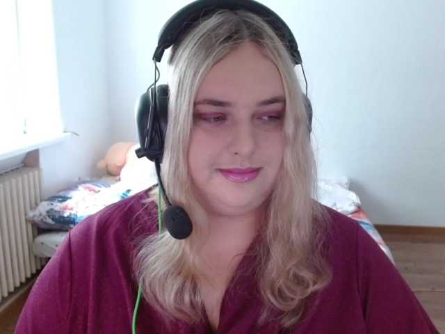 KitsuneAiko live cam preview