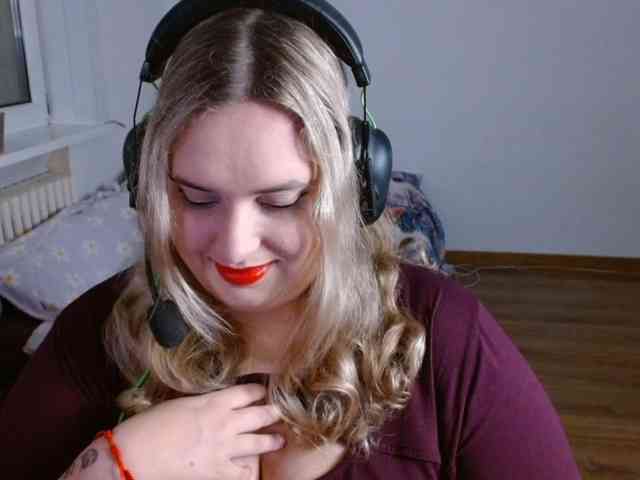 Vorschau des Streams von KitsuneAiko