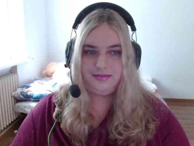 KitsuneAiko webcam