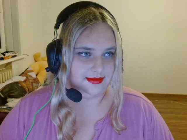 KitsuneAiko webcam