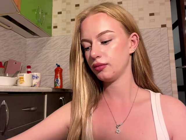 MinnieReinke live cam on BongaCams