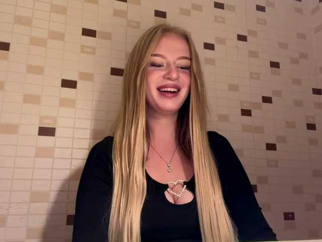 MinnieReinke live cam on BongaCams