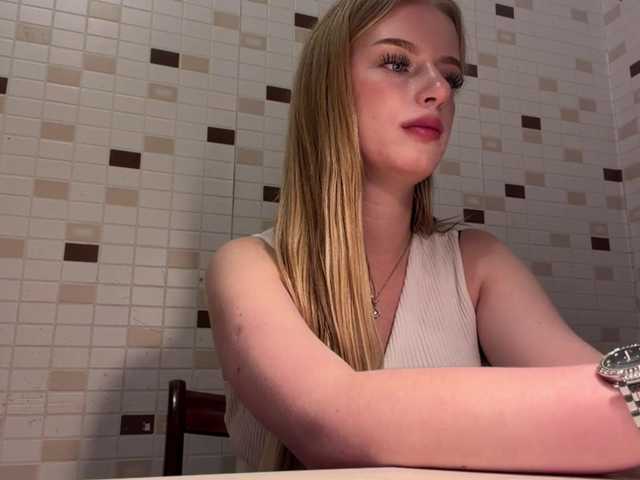 MinnieReinke live cam on BongaCams
