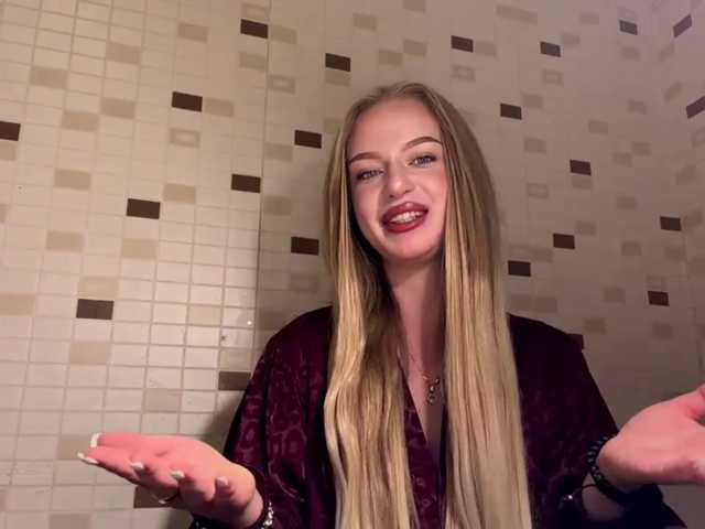 MinnieReinke live cam on BongaCams