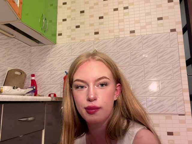 MinnieReinke live cam on BongaCams