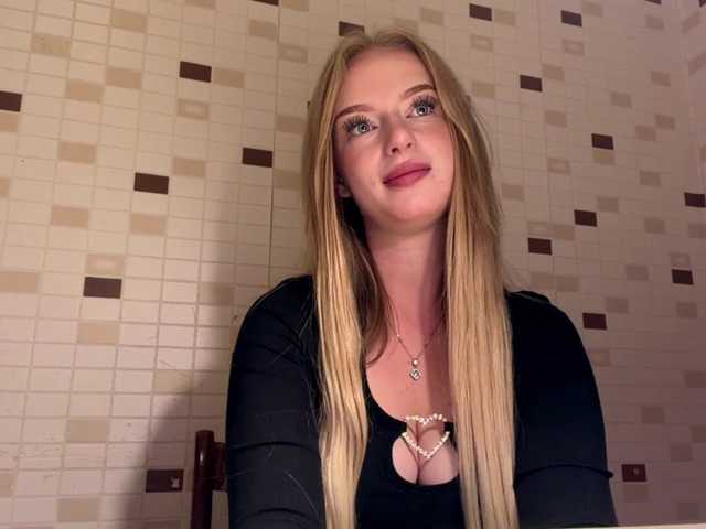 MinnieReinke live cam on BongaCams