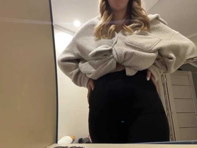 LadonnaCoons live cam on BongaCams