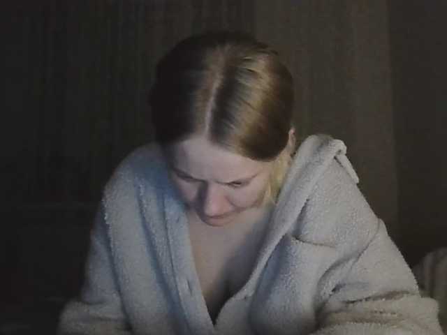 LadonnaCoons live cam on BongaCams