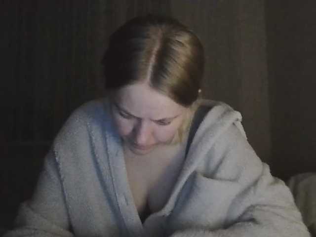 LadonnaCoons live cam on BongaCams