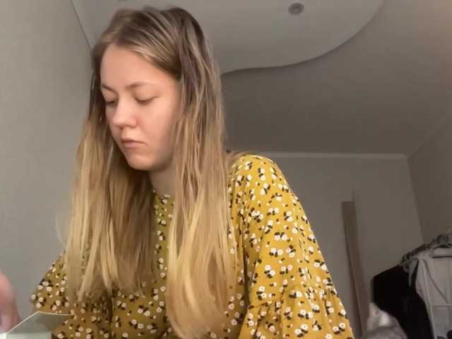 LadonnaCoons live cam on BongaCams