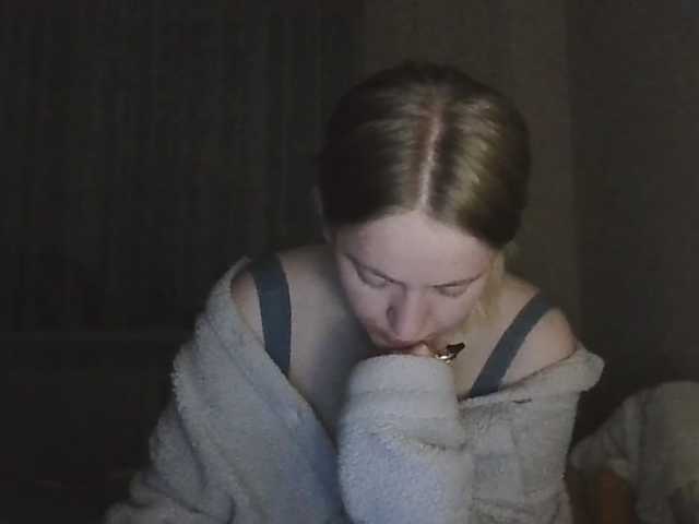 LadonnaCoons live cam on BongaCams