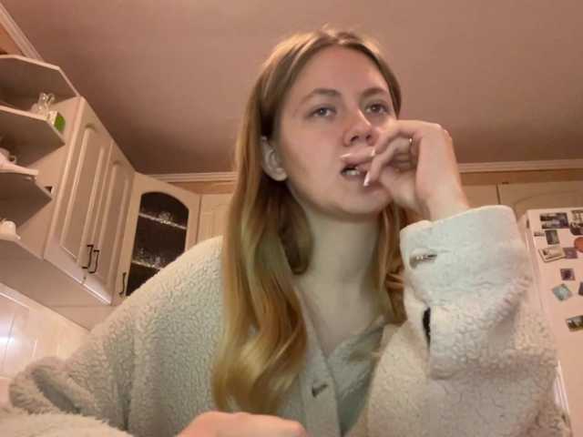 LadonnaCoons live cam on BongaCams