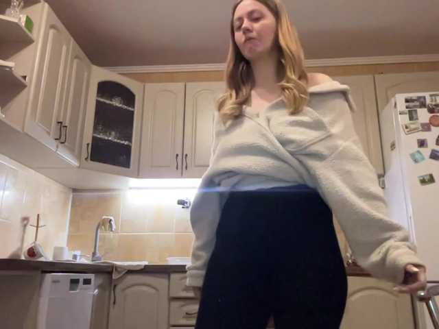 LadonnaCoons live cam on BongaCams