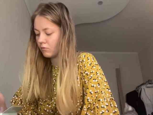 LadonnaCoons webcam