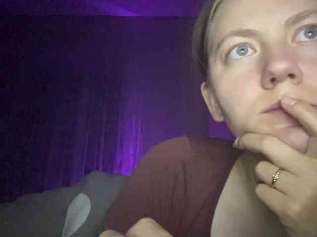 LadonnaCoons webcam