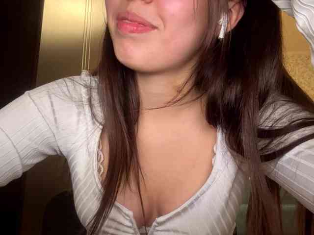 LeighMarrujo webcam