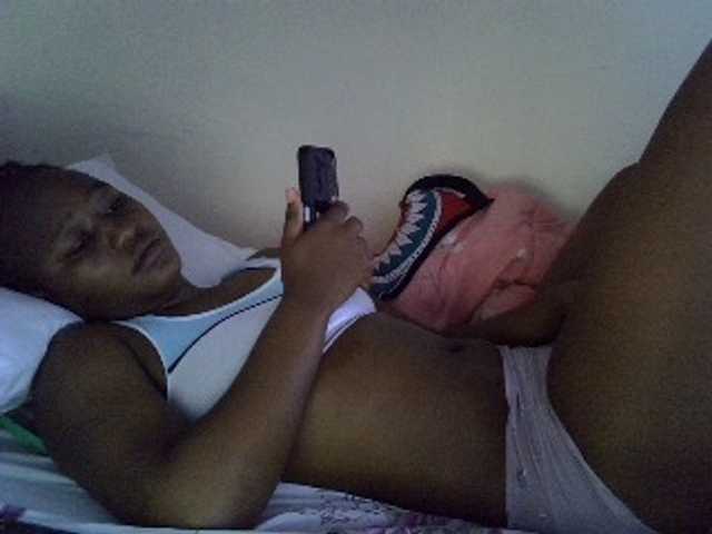 Pettiteebony20